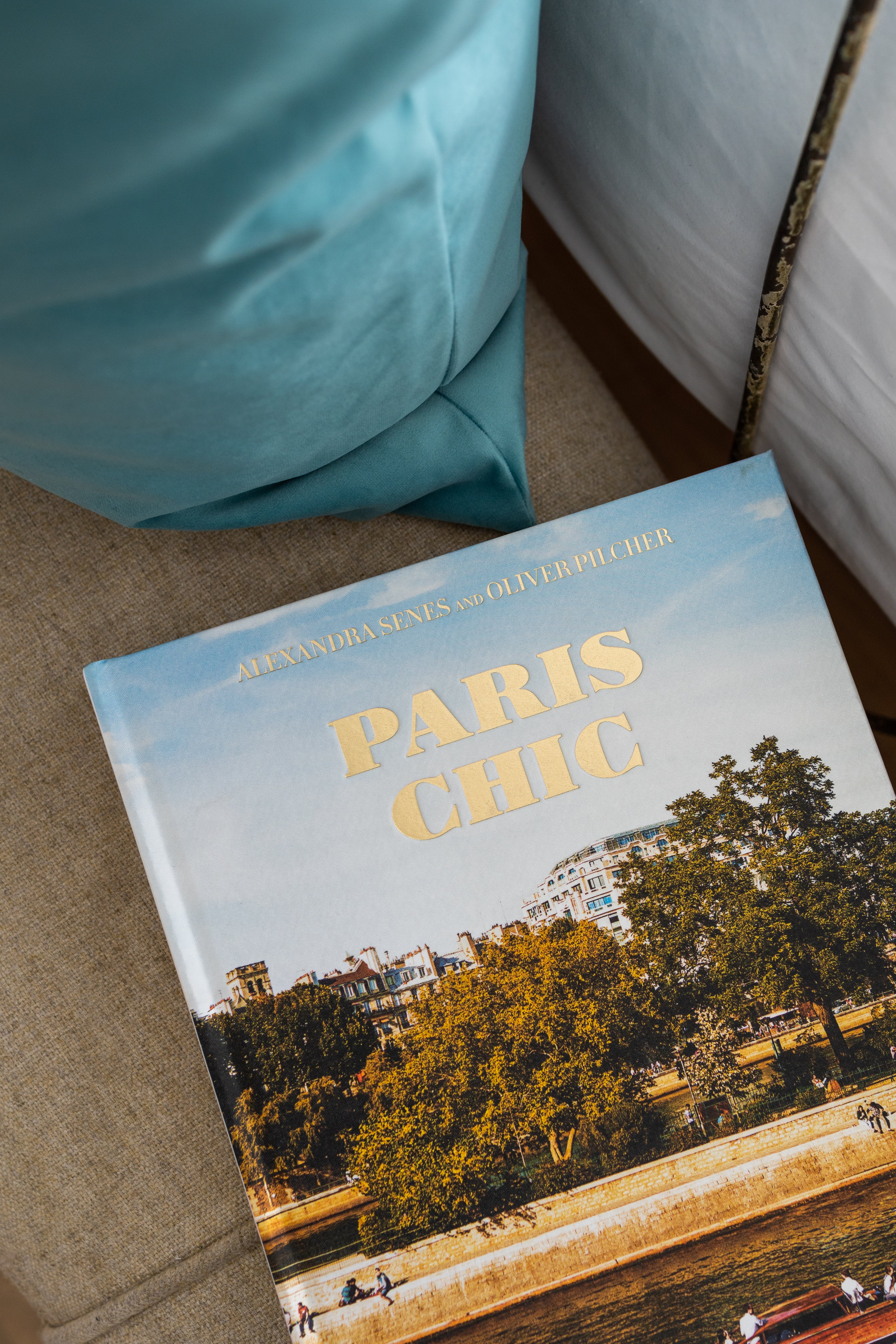 Paris Chic [Book]